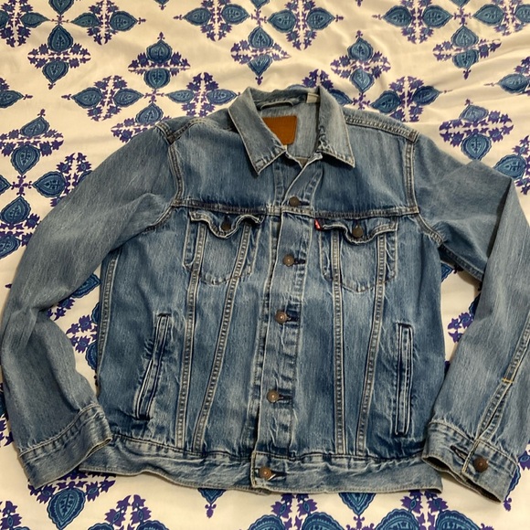 Levi's Other - Levi’s classic jean jacket in size M